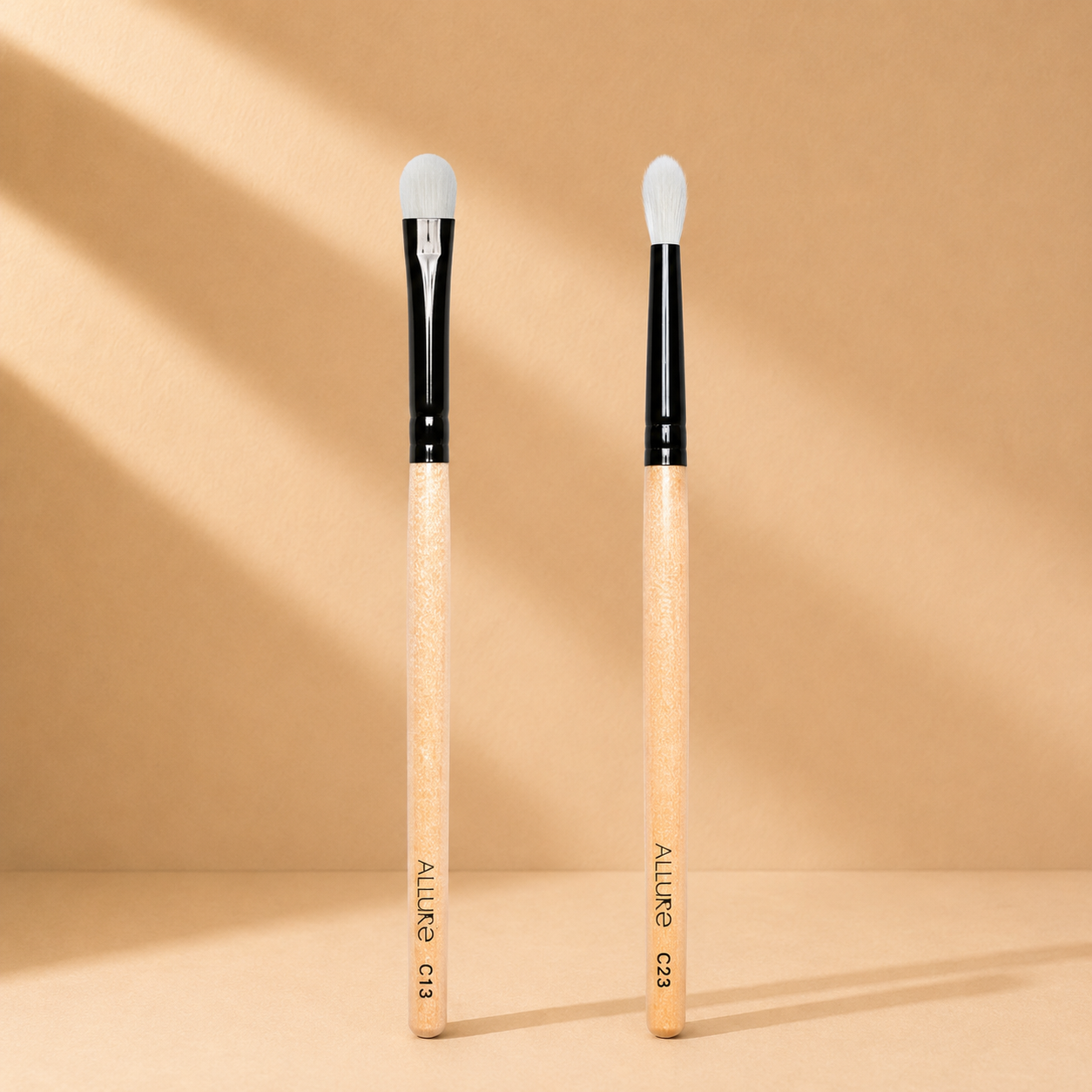 Allure Classic Eyeshadow and Eye Brush Set of 02